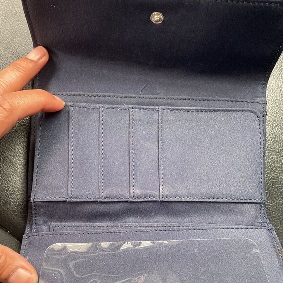 Tommy Hilfiger black cream monogram wallet - Picture 4 of 14